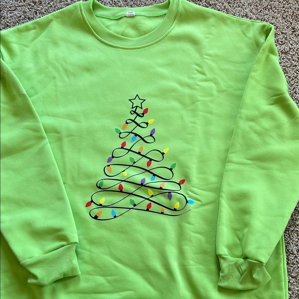 Green Christmas Tree Sweatshirt brand new size medium